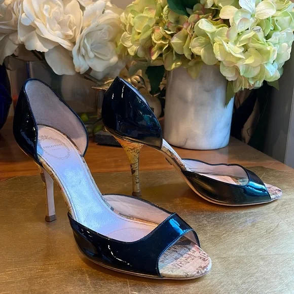 Emilio Pucci Open Toe Heels in Black Patent Leather - Picture 3 of 15